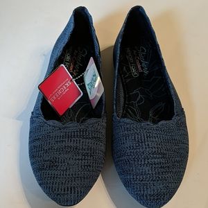 Women's blue ballet flats